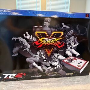 Mad Catz Street Fighter V Arcade Fight Stick - Black & Red